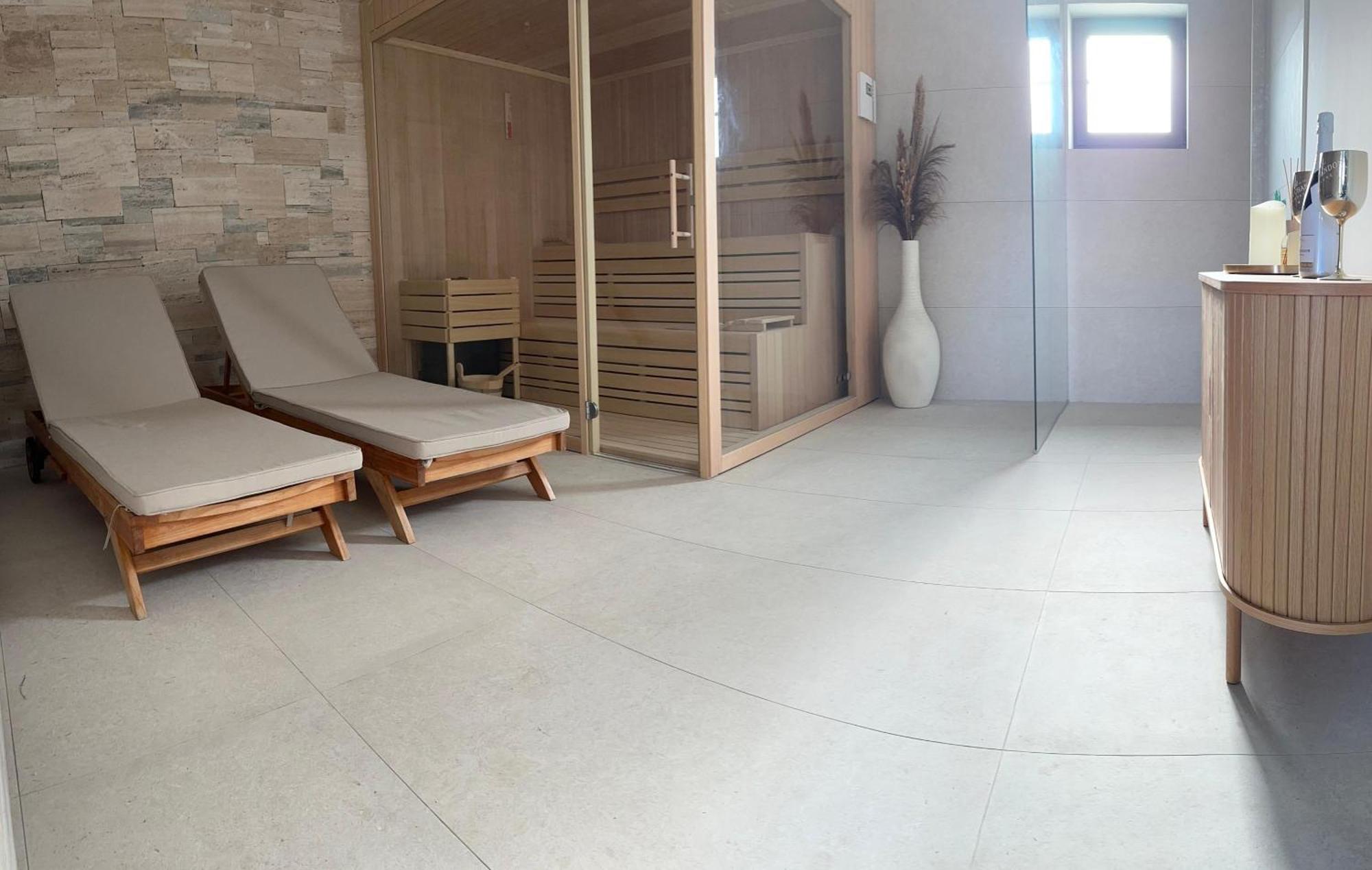 Policnik Villa Tina With Swimming Pool, Tennis Court, Games Room, Sauna, Gym, Bbq מראה חיצוני תמונה